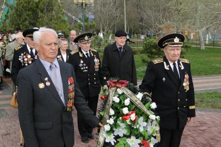 Коммунисты Республики Крым отметили 72-ю годовщину со дня освобождения городов Армянска, Феодосии, Керчи и Красноперекопска