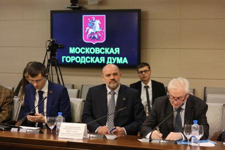 «Замена троллейбусов на электробусы – это шаг назад!». Круглый стол фракции КПРФ в Мосгордуме