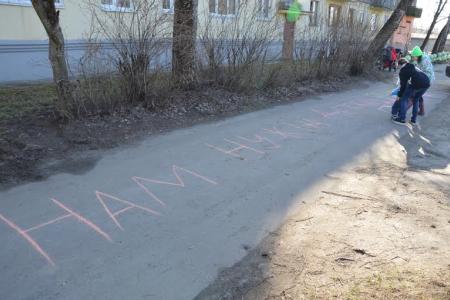 «Помогите нашим детям». Молодые мамы подмосковного города Коломна обратились за помощью к депутату-коммунисту А.Ю. Русских