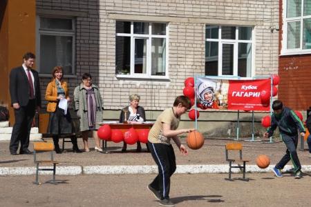 Новгородские коммунисты провели спортивно-просветительский праздник в Савино