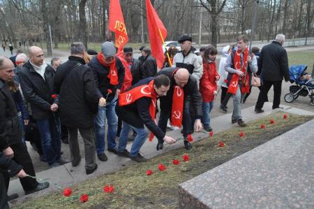 «Кровь от крови рабочего класса!». Комсомольцы и коммунисты Санкт-Петербурга почтили память героя-антифашиста Эрнста Тельмана