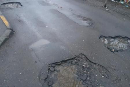 Москва. В районе Выхино на встрече В.Ф. Рашкина и А.Е. Клычкова с избирателями провокаторы бросили дымовую шашку
