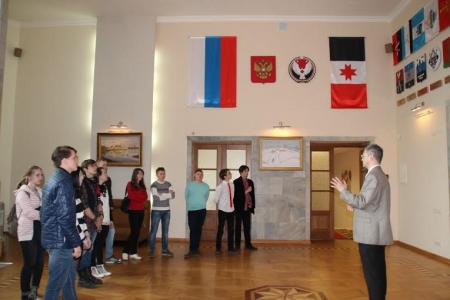 Удмуртская республика. Цветы и вахта памяти в День рождения Вождя мирового пролетариата