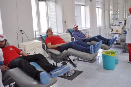 Республика Дагестан. Молодые коммунисты приняли участие в Национальном дне донора РФ