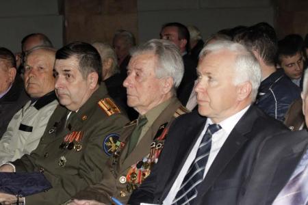 Член ЦК КПРФ, генерал-лейтенант В.И. Соболев провел встречу с жителями Воронежа