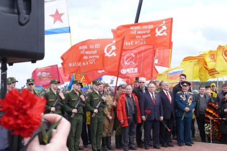 Дорогами Победы. В Ленинградской области состоялся праздничный автопробег в преддверии 9 Мая