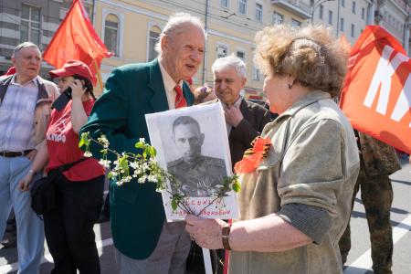 Москва: День Победы с Красным Знаменем!