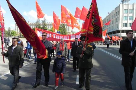 Белгородские коммунисты отметили праздник Первомая демонстрацией и митингом
