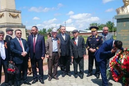 Кабардино-Балкарская республика. В селении Озрек прошла торжественная церемония открытия бюста И.В. Сталина