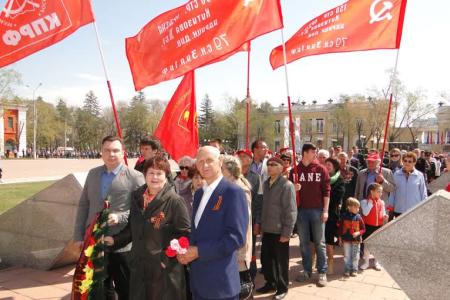 Амурская область. Делегация КПРФ приняла участие в торжественном возложении цветов на площади Победы в Благовещенске