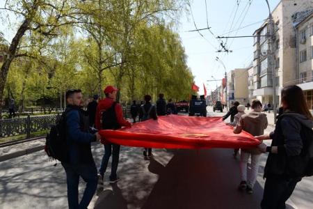 Красный Первомай в Новосибирске: КПРФ отметила День солидарности трудящихся праздничной демонстрацией