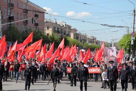 Рязанские коммунисты отметили День Победы шествием по центральной улице города