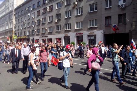 Народ к Победе вёл товарищ Сталин!