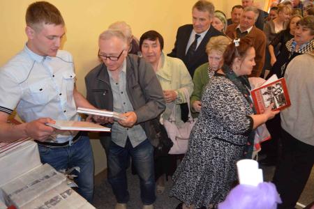 Город-герой Тула. Тульский обком КПРФ провел чествование детей войны с презентацией книги