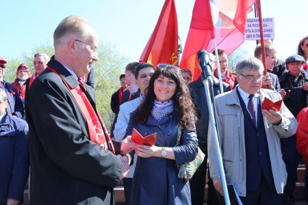В Омске прошли праздничная демонстрация и митинг, посвященные Международному дню солидарности трудящихся
