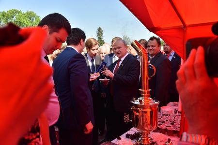 В Подмосковье завершил работу II Всероссийский Съезд депутатов коммунистов и сторонников КПРФ