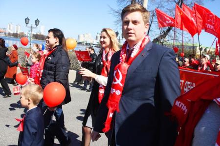 Первомай в Екатеринбурге. С коммунистами вышло больше тысячи жителей города