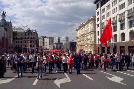 Народ к Победе вёл товарищ Сталин!