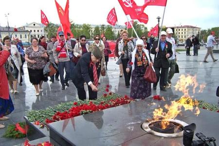 Республика Татарстан. Накануне Дня Победы в Казани состоялся митинг КПРФ