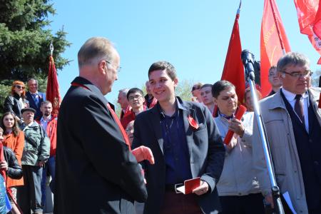 В Омске прошли праздничная демонстрация и митинг, посвященные Международному дню солидарности трудящихся