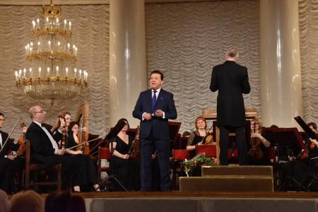 "Слава советской эпохи". Лидер КПРФ выступил на гала-концерте советской песни в Москве