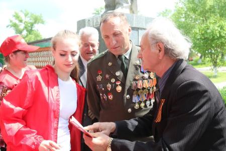 Белгородская область: Молодые коммунисты и комсомольцы Валуйского района провели массовый мотопробег, посвящённый 71-й годовщине Победы