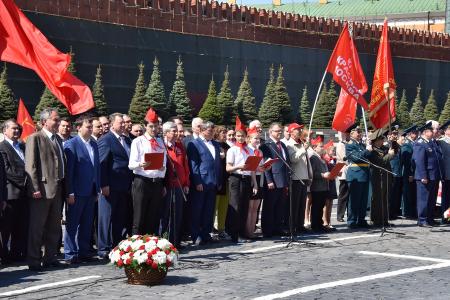 Г.А. Зюганов: «В добрый путь, мои юные друзья!»