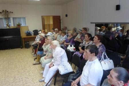 «Коммунисты, вперёд, а мы не  подведём!» - такой наказ дали орджонекидзевцы на встрече с секретарём Пермского крайкома КПРФ Г.А. Сторожевым