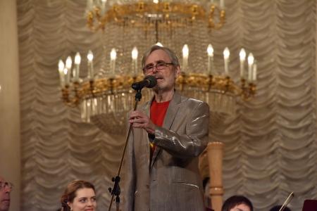 "Слава советской эпохи". Лидер КПРФ выступил на гала-концерте советской песни в Москве