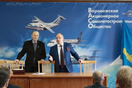 Сергей Гаврилов обсудил с работниками Воронежского авиастроительного завода возможности развития предприятия