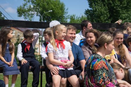 Комсомольцы Москвы организовали праздник к Дню защиты детей