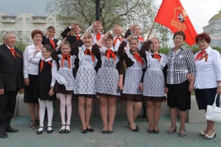 Забайкальский край. В Чите прошел массовый прием в пионеры
