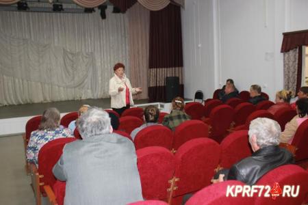 Депутат Тюменской областной Думы Т.Н. Казанцева встретилась с жителями села Чуртан Викуловского района.