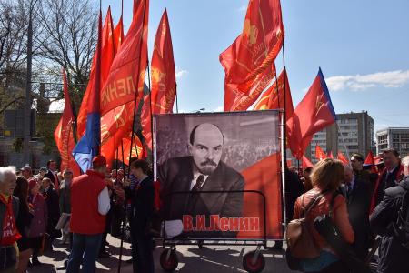 Коммунисты готовы вывести страну из экономического тупика. Шествие и митинг 1 мая в Москве
