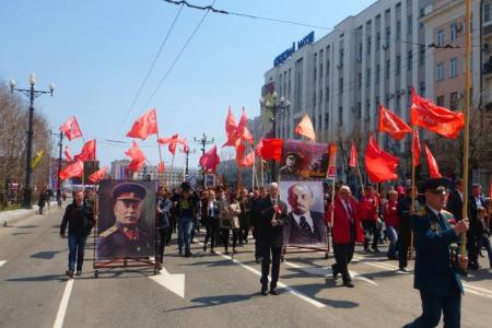 Хабаровск. День Победы под красными знаменами
