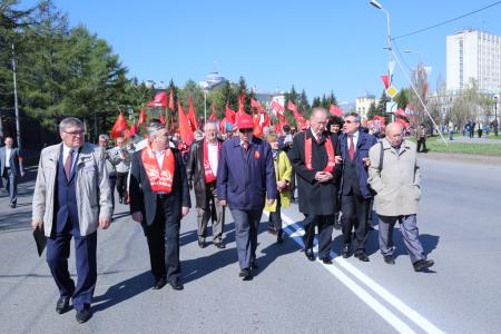 В Омске прошли праздничная демонстрация и митинг, посвященные Международному дню солидарности трудящихся