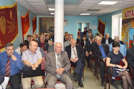 Ю.В. Афонин встретился с коммунистами Алтайского края