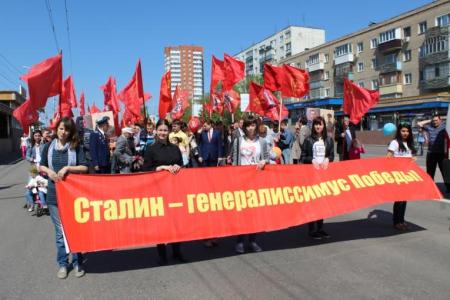 В центре Пензы в День Победы прошёл Сталинский марш