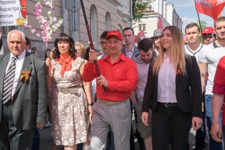 Москва: День Победы с Красным Знаменем!
