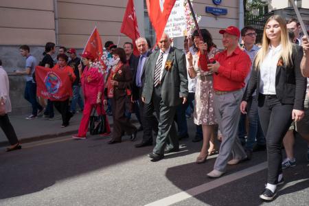 Москва: День Победы с Красным Знаменем!