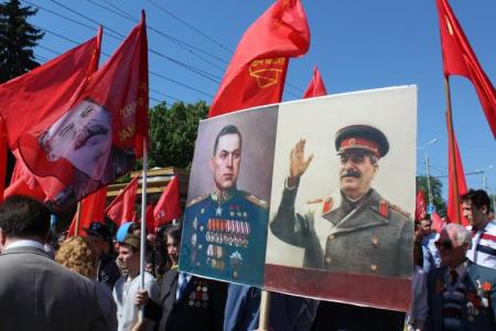 В центре Пензы в День Победы прошёл Сталинский марш