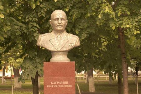 Краснодарский край. В Белореченске установлены новые бюсты советских полководцев