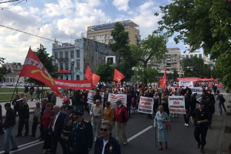 ТАСС: Г.А. Зюганов после попытки сорвать первомайское шествие КПРФ обратился к министру МВД В.А. Колокольцеву с требованием проверить полицейских Краснодара 