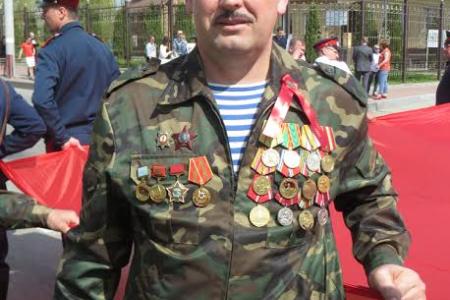 Брянские коммунисты приняли участие в шествии Бессмертного полка