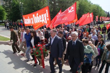 В День Победы сталинградские коммунисты почтили память героев Великой Отечественной войны
