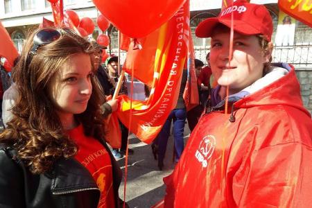 Республика Алтай. Коммунисты провели первомайское шествие в Горно-Алтайске