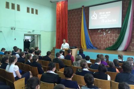 В Красноярском крае продолжаются уроки в рамках акции «Знамя Победы»