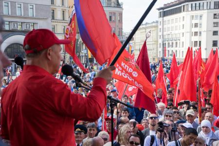 Москва: День Победы с Красным Знаменем!