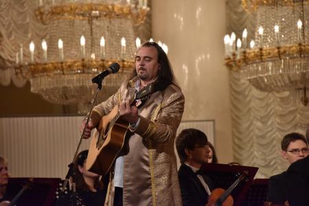 "Слава советской эпохи". Лидер КПРФ выступил на гала-концерте советской песни в Москве