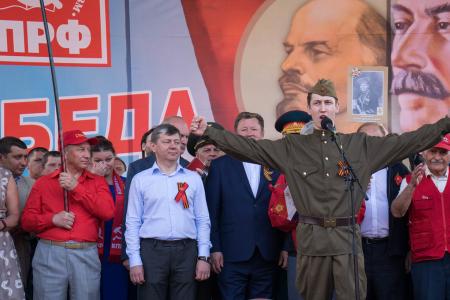 Москва: День Победы с Красным Знаменем!